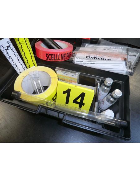 Kit PTS king, plateau vu de plus loin avec règles graduées et lampe torche