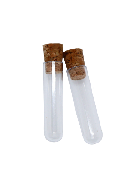 Tubes en plastique de petite taille vide.