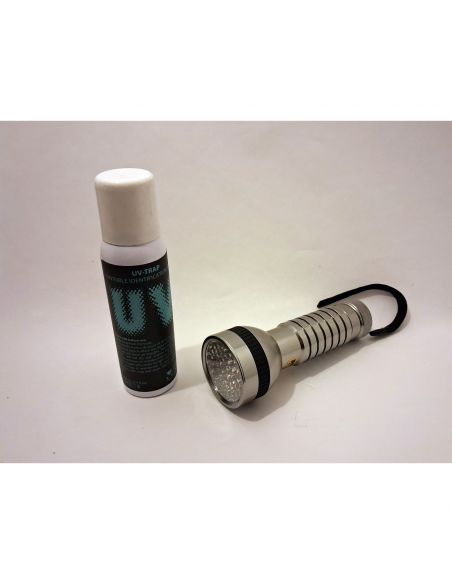 Spray UV-TRAP debout et lampe UV posee, tete a 41 LEDs visible