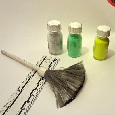 Soies en éventail du pinceau fibre de verre, mesurées à la réglette